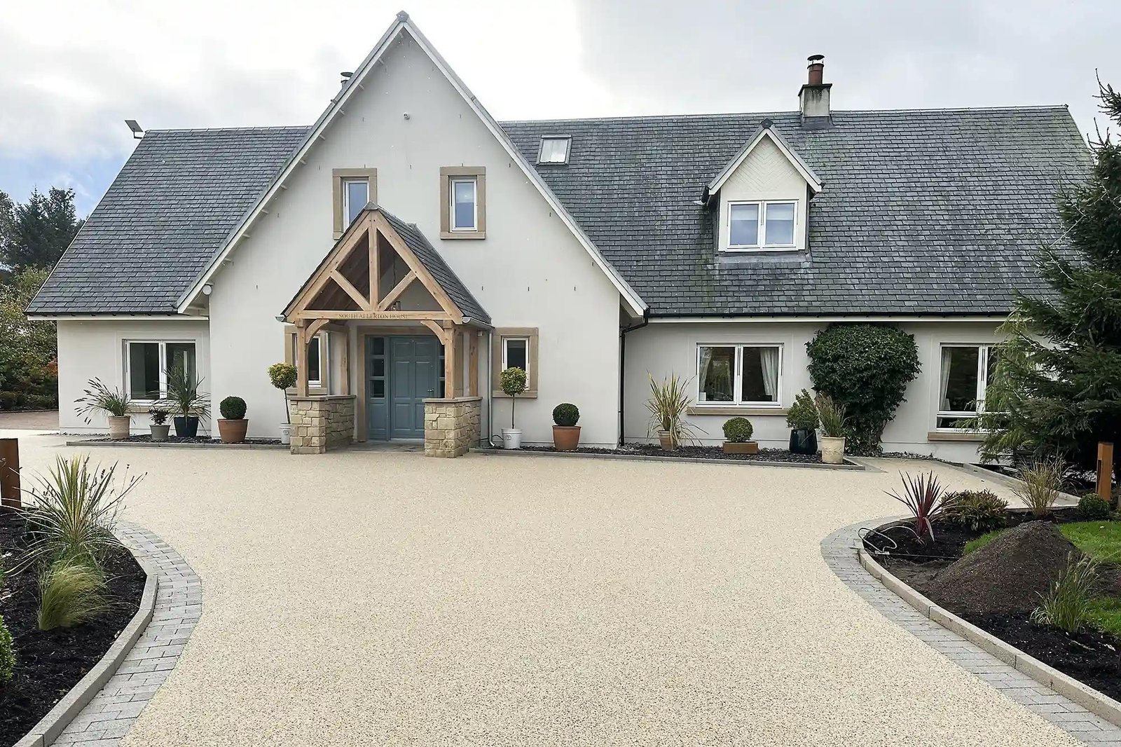 Benefits of Choosing a Resin Driveway for Your Home